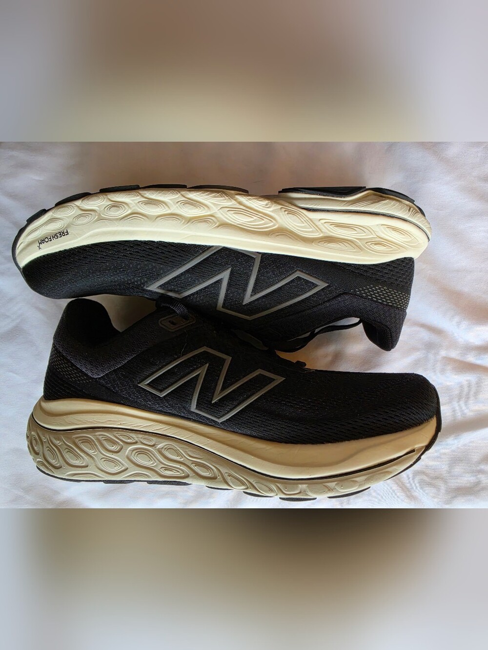 Women's New Balance Fresh Foam 860 V14 Running Shoe - Black, Size 10 D Wide - Picture 3 of 4